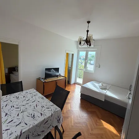 Isra Apartment