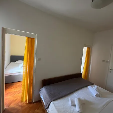Apartment Isra Palit